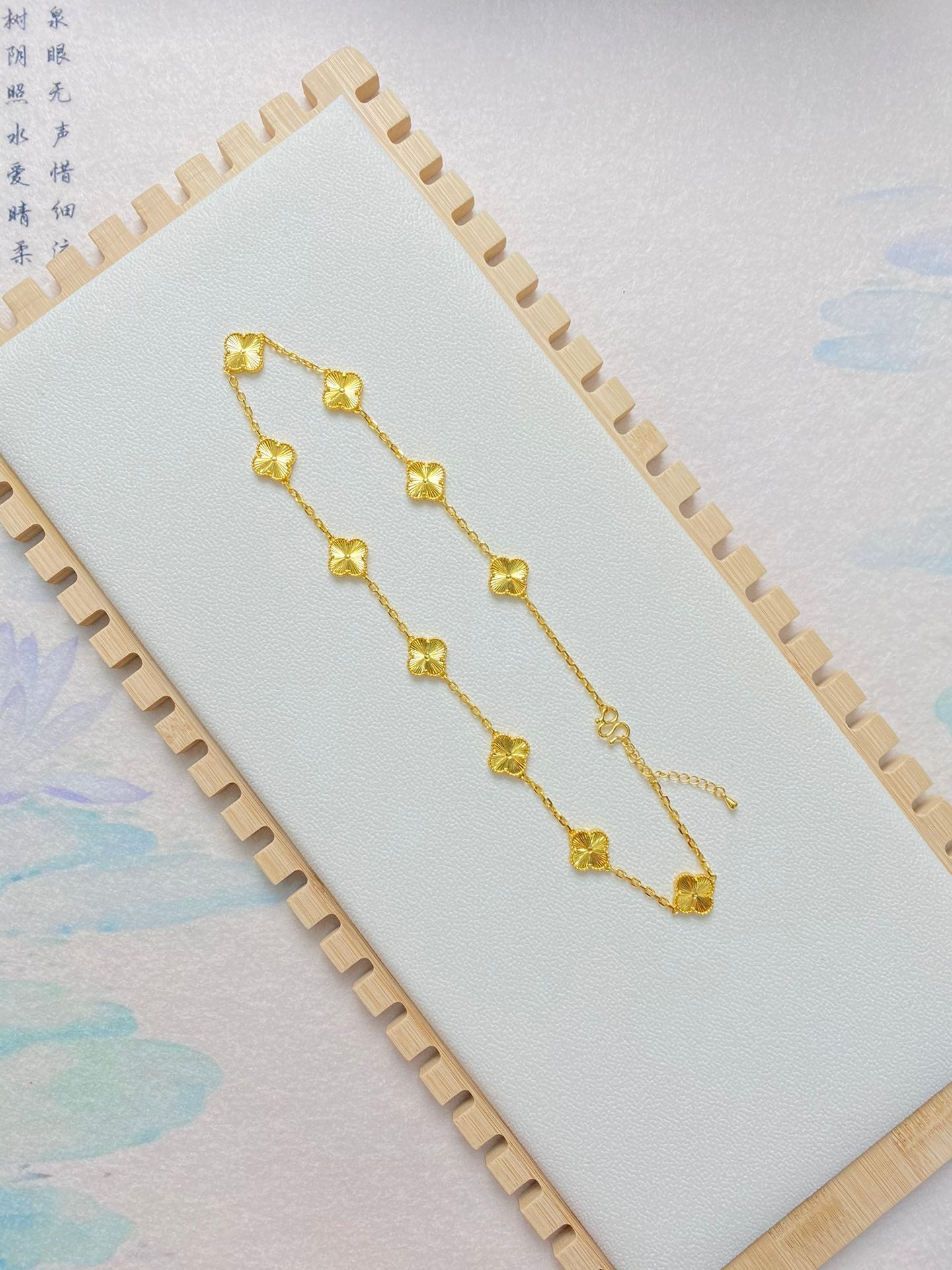 Four leaf clover necklace