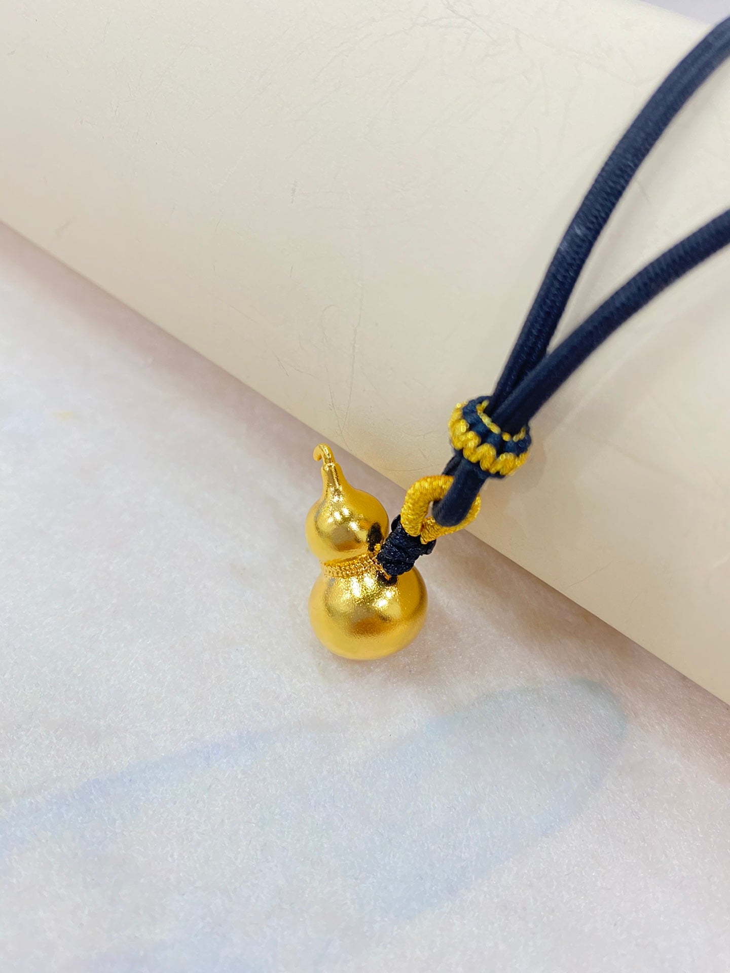 Golden gourd hanging rope