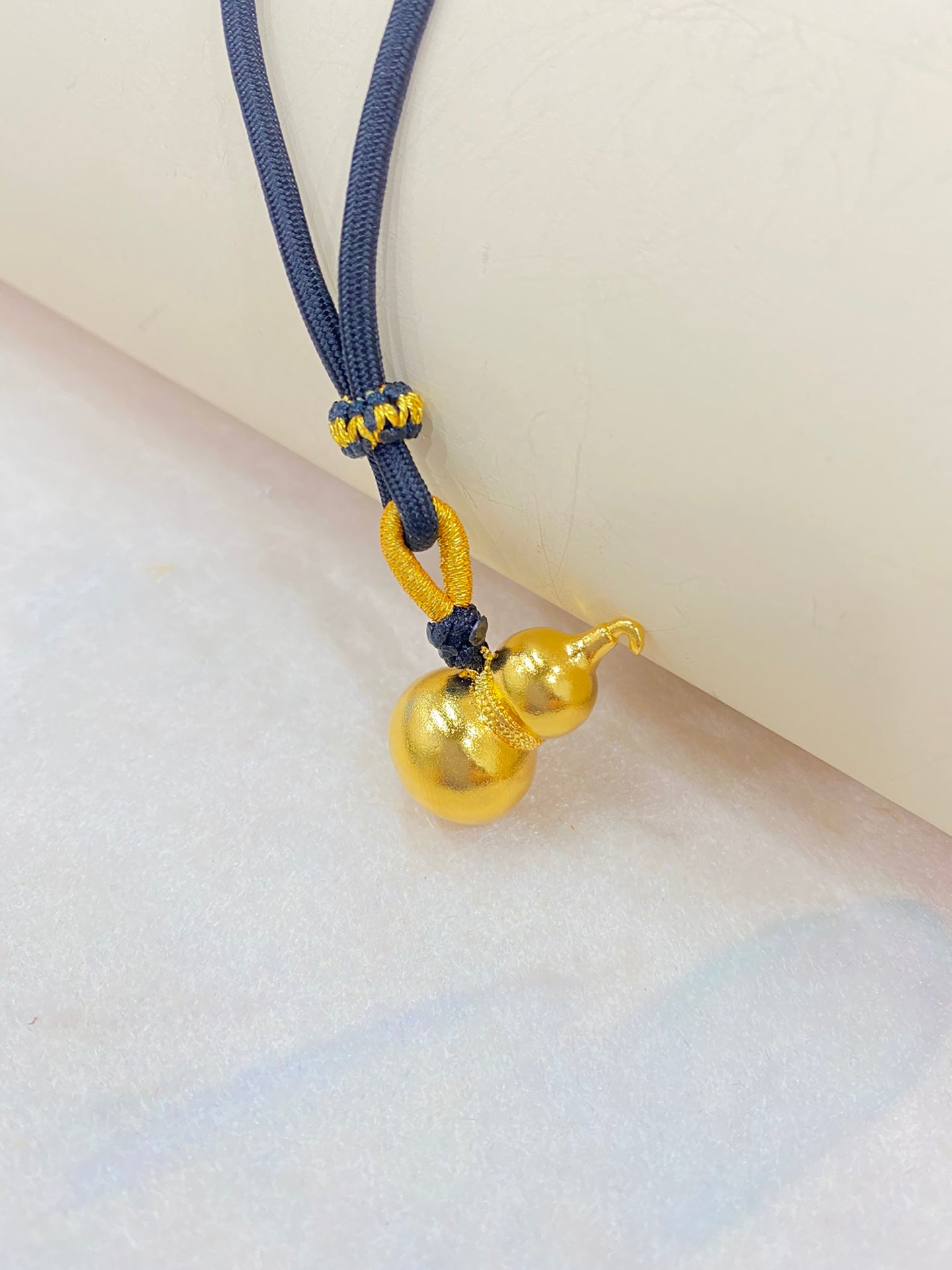 Golden gourd hanging rope