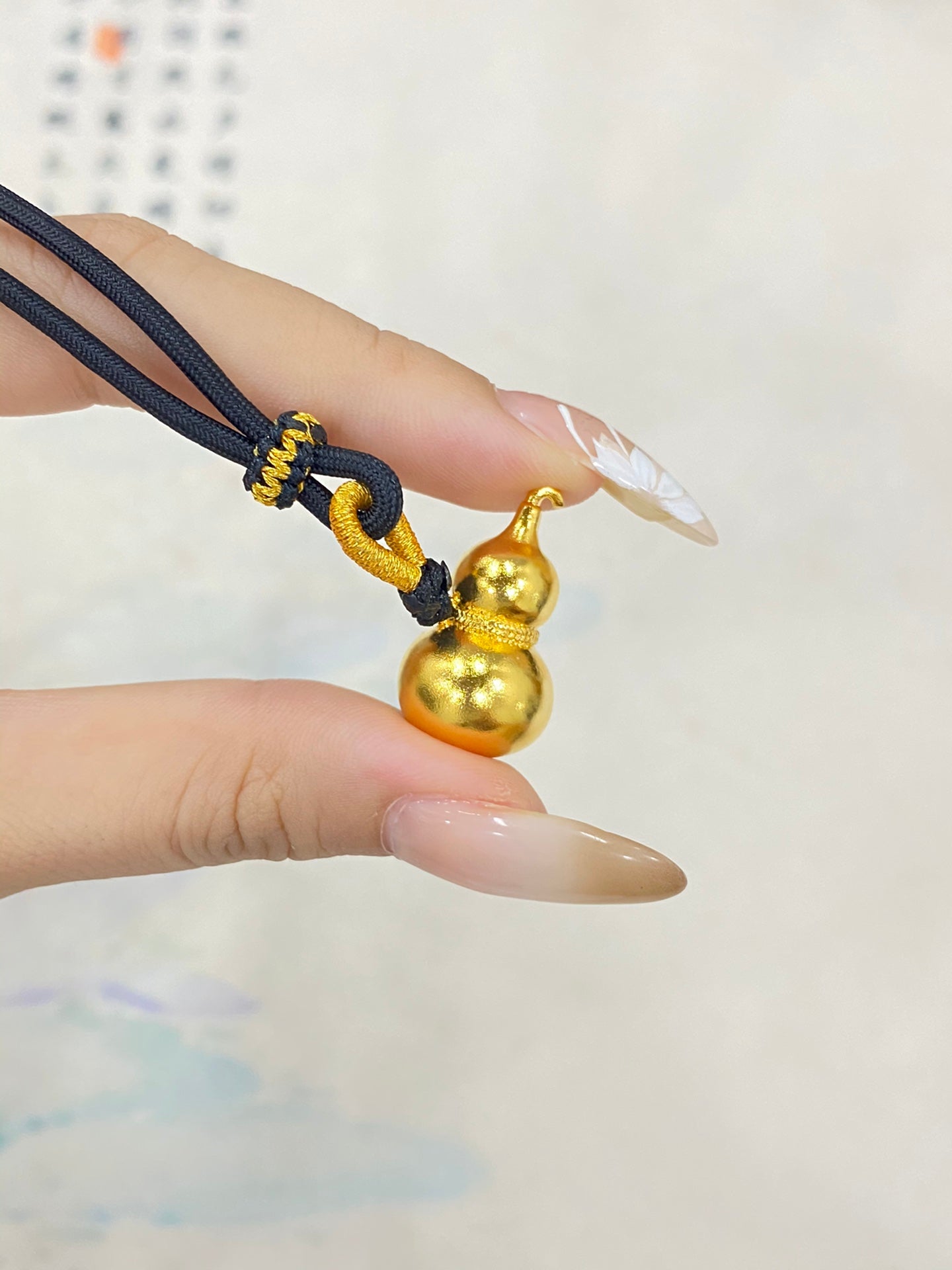 Golden gourd hanging rope