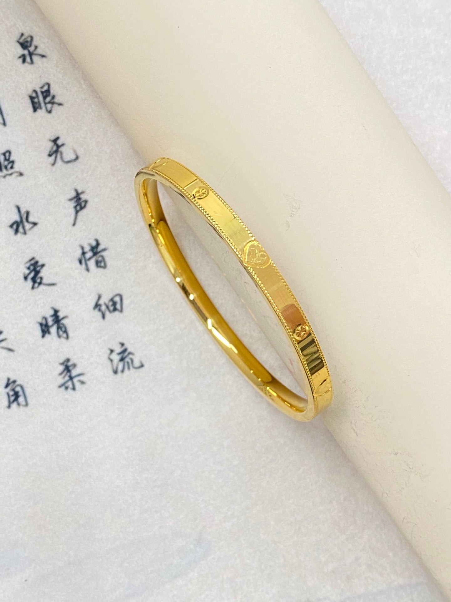 Heart shaped bracelet(62)