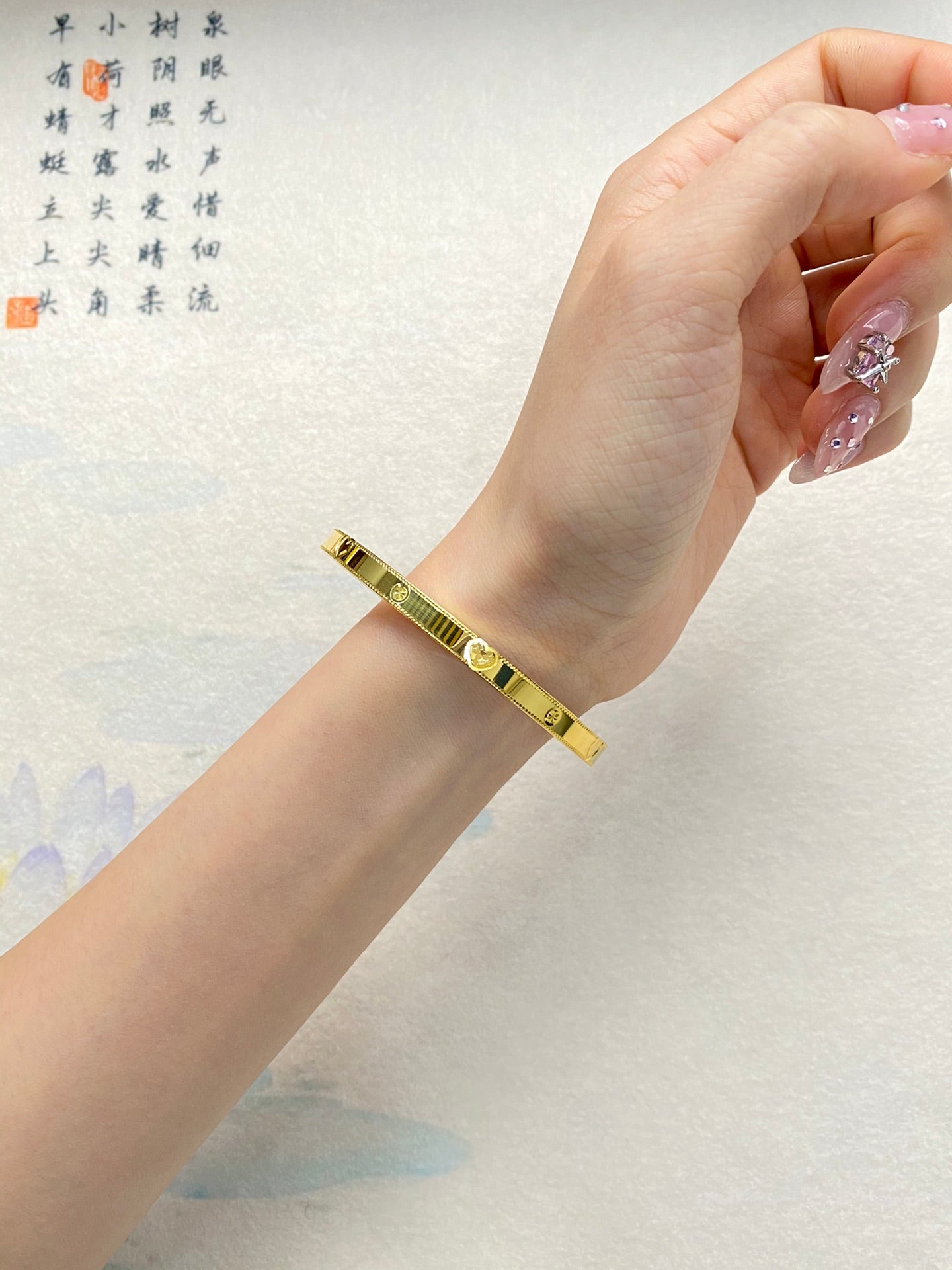 Heart shaped bracelet(62)