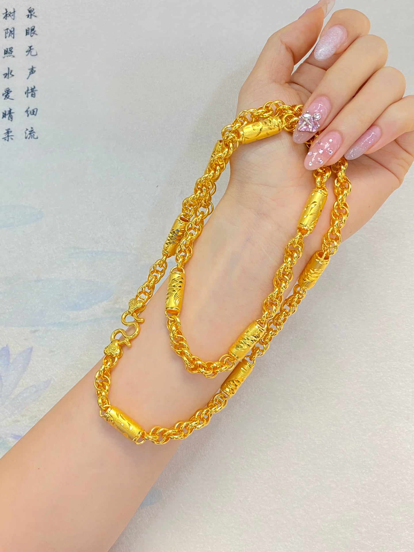 Column section necklace