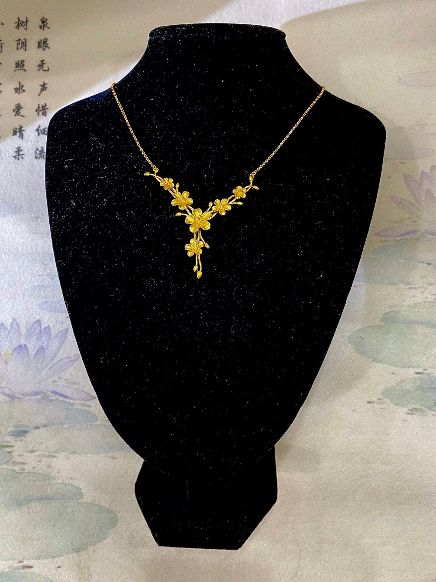 Three Life Flower Necklace