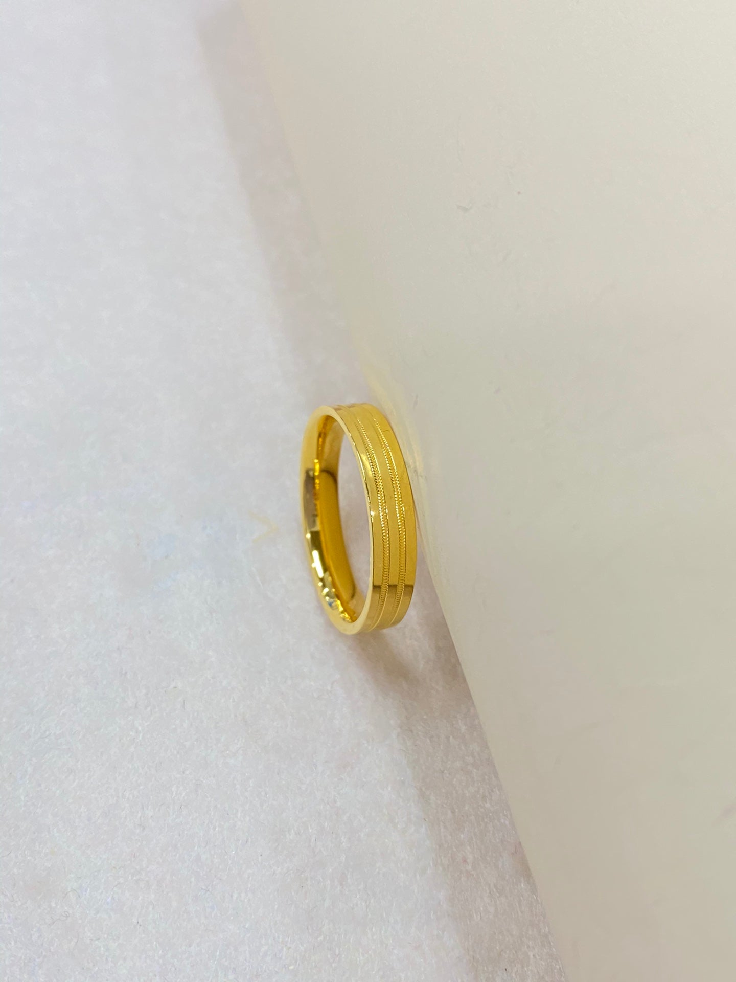 Cloud patterned ring