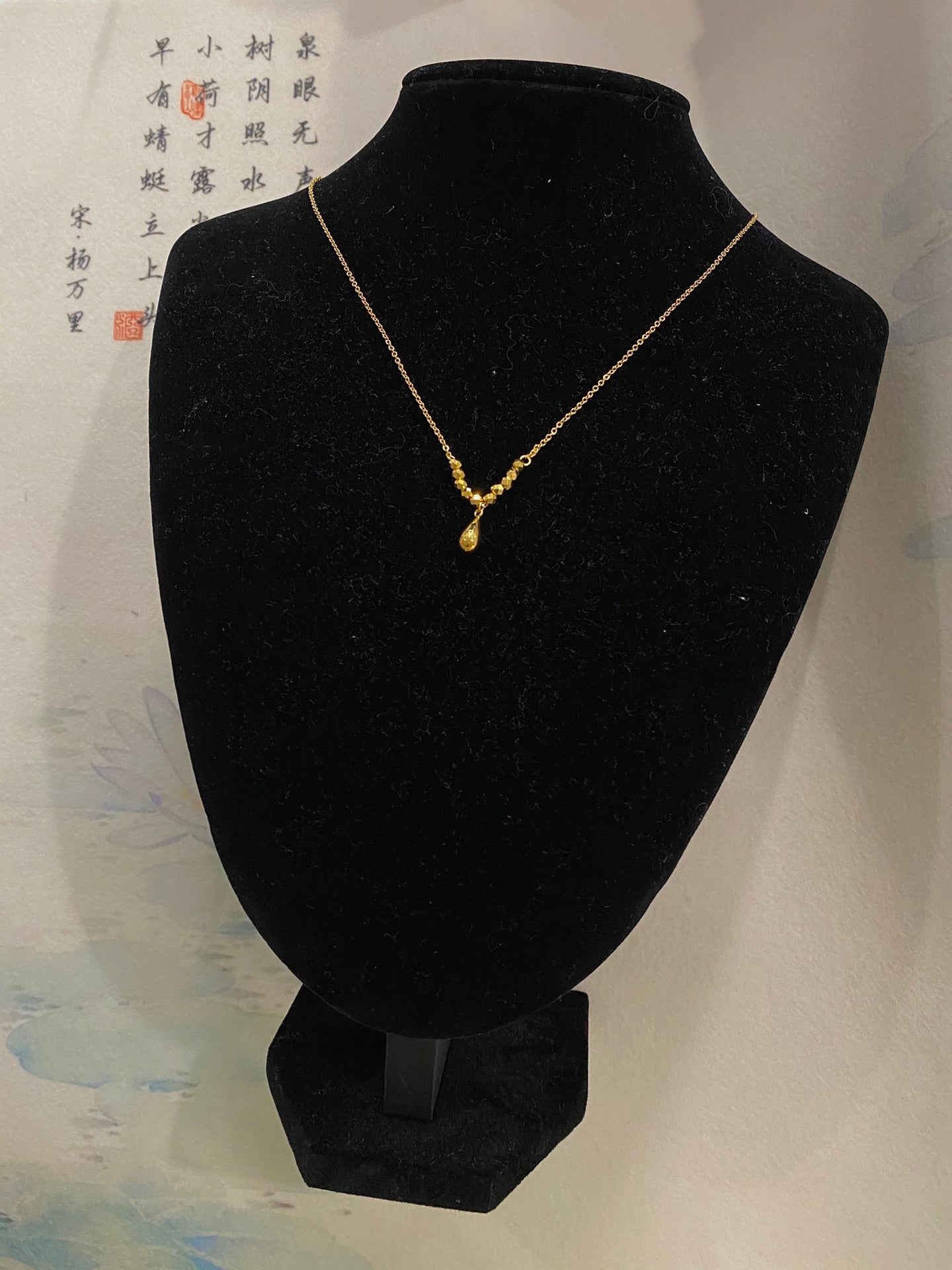 Waterdrop necklace