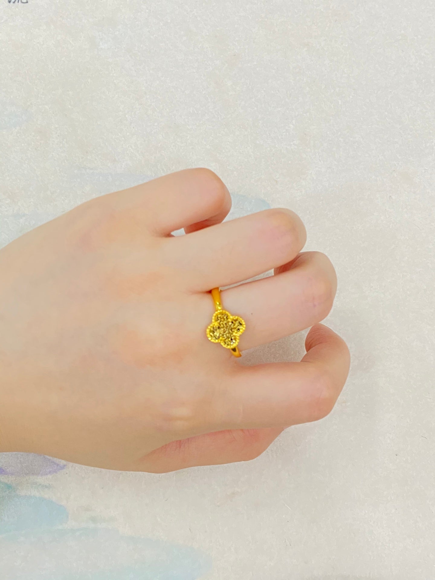 Ring aus zerstoßenem Eisklee