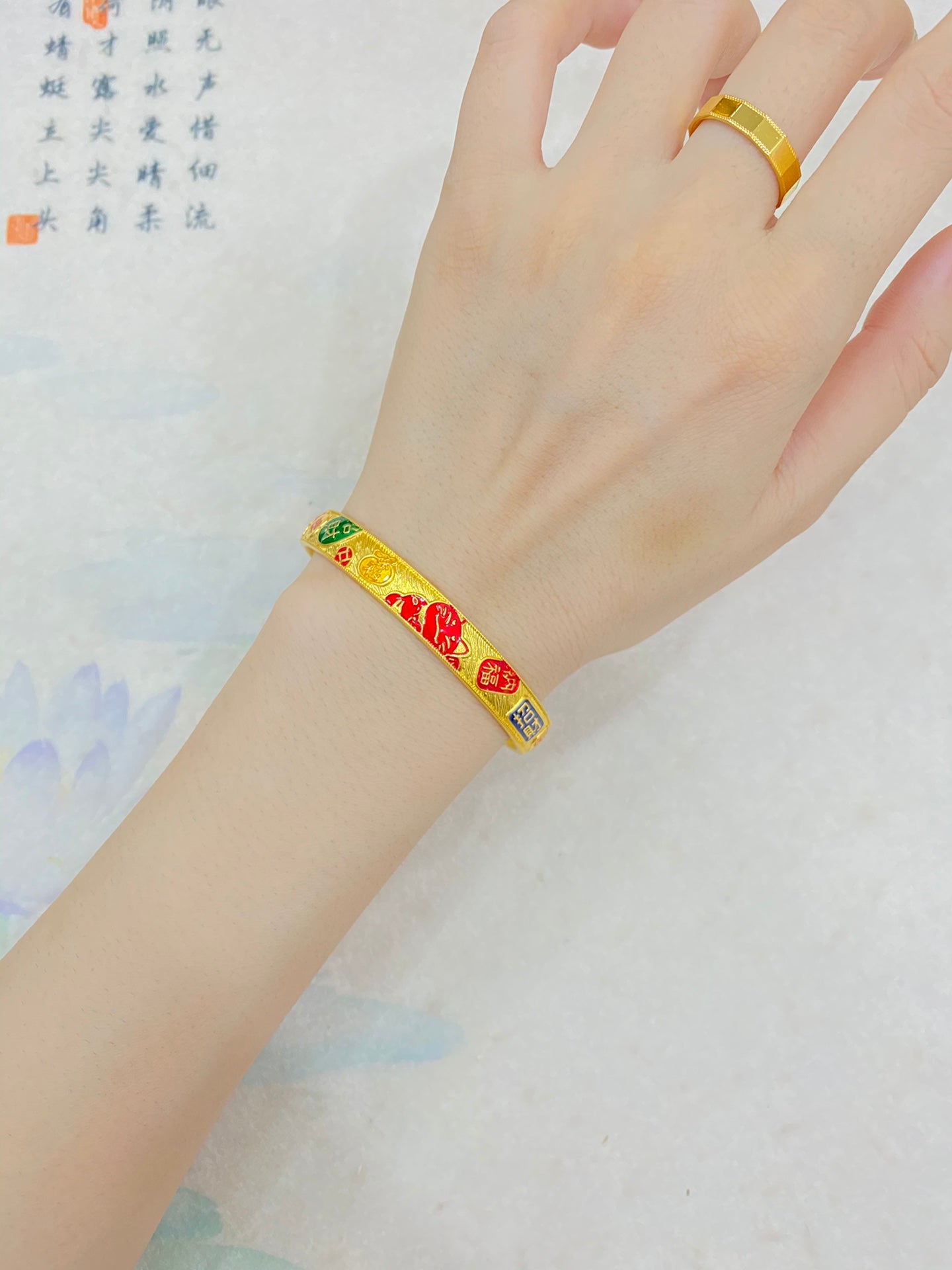 Emaille-Armband mit Glücksbringer