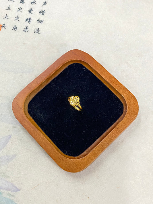 Ring aus zerstoßenem Eisklee