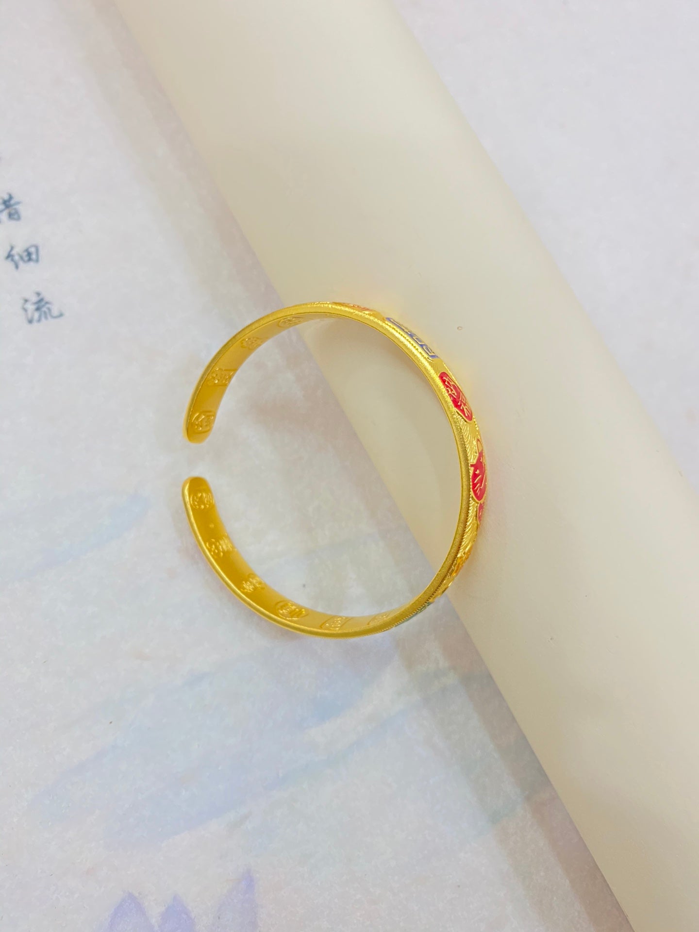 Emaille-Armband mit Glücksbringer