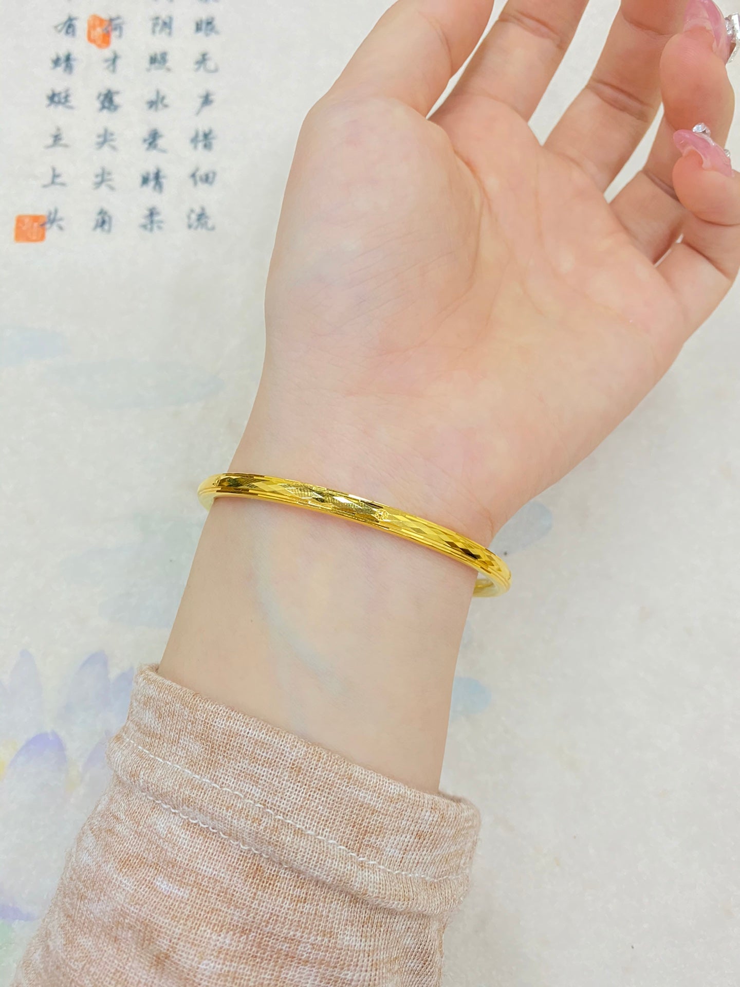 Diamond patterned bracelet