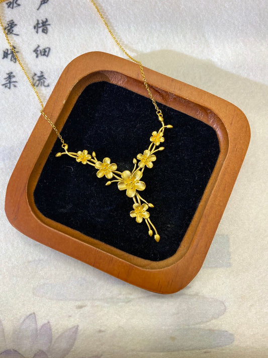 Three Life Flower Necklace