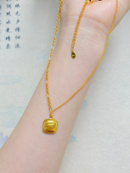 Bread necklace