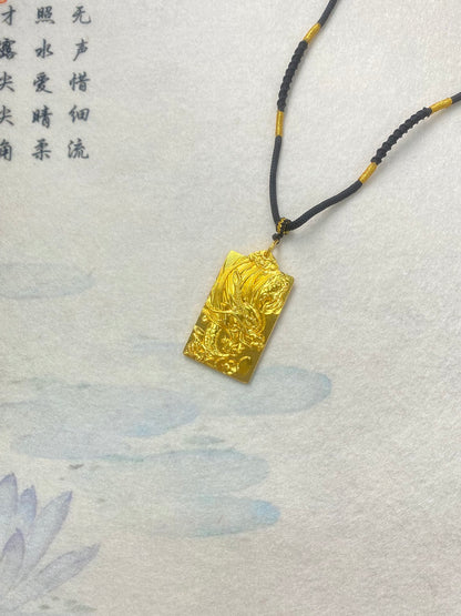 Goldener Drachenanhänger mit fünf Klauen