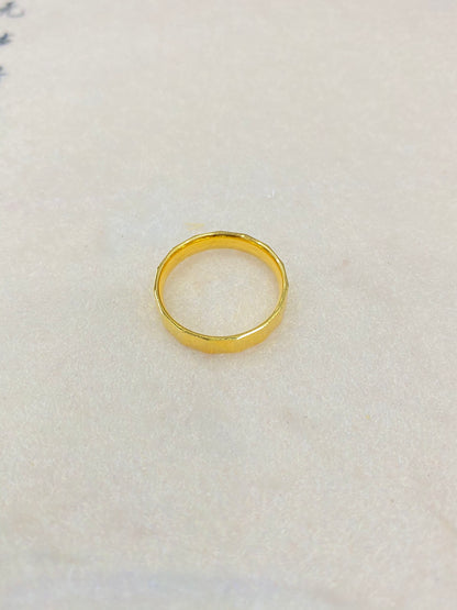 Diamond shaped square ring