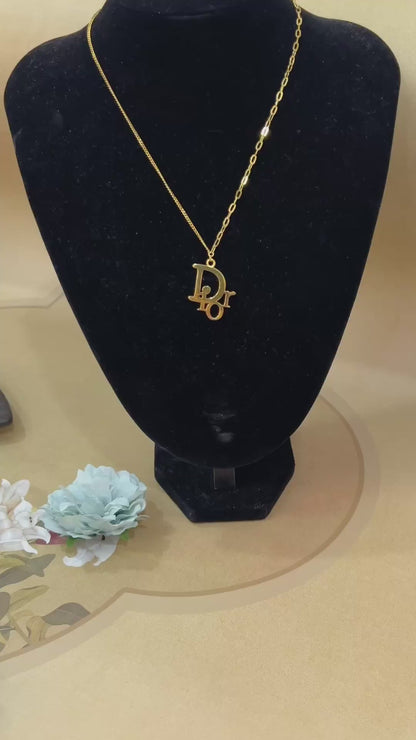 Dior letter necklace