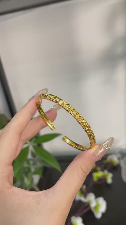 Shimmering Ice Bracelet