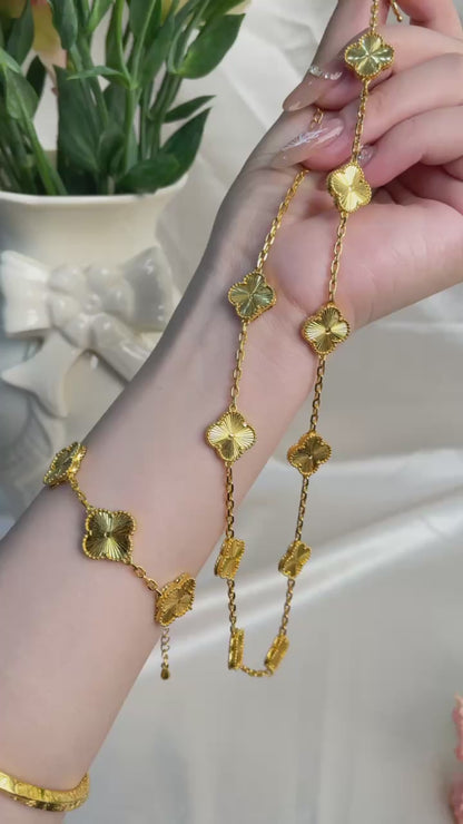 Four leaf clover necklace